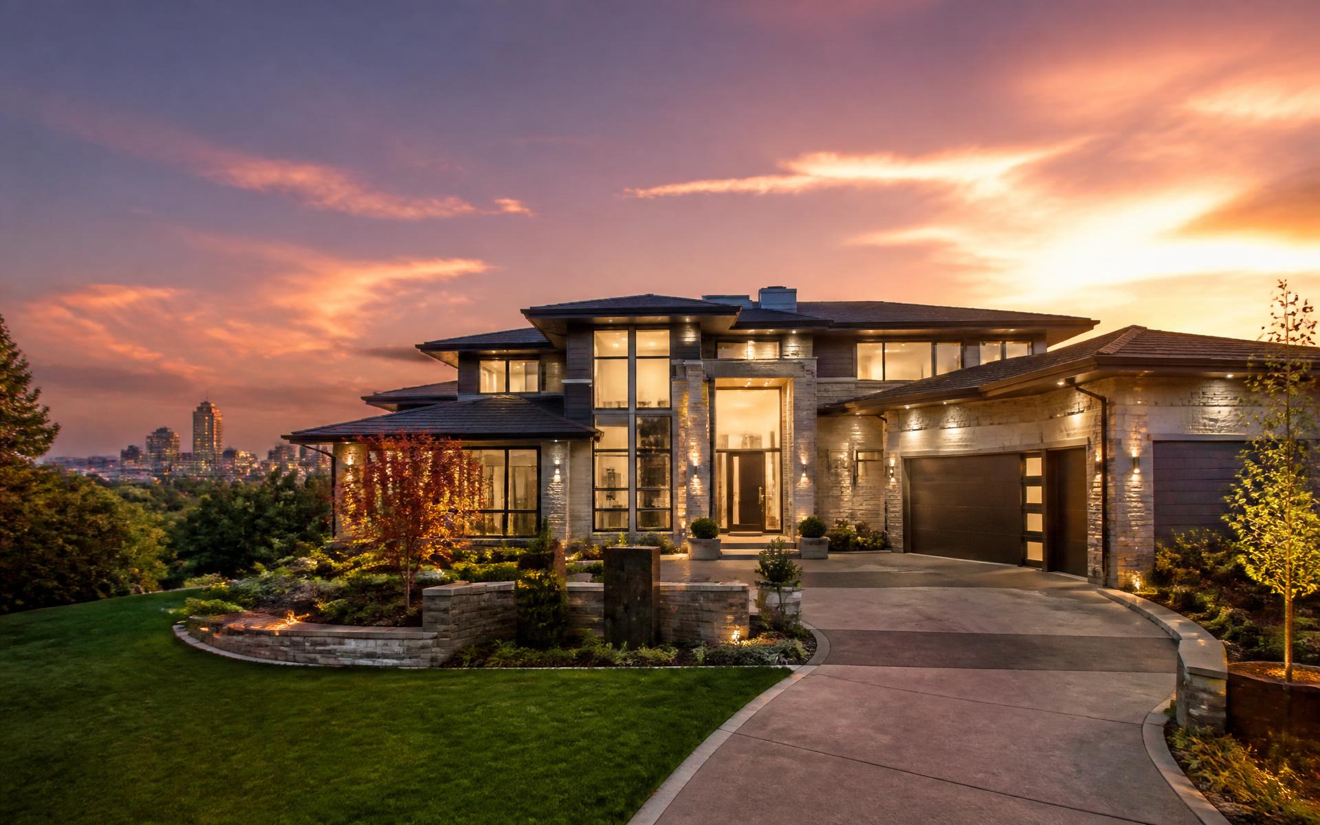 Luxury Indianapolis home at dusk
